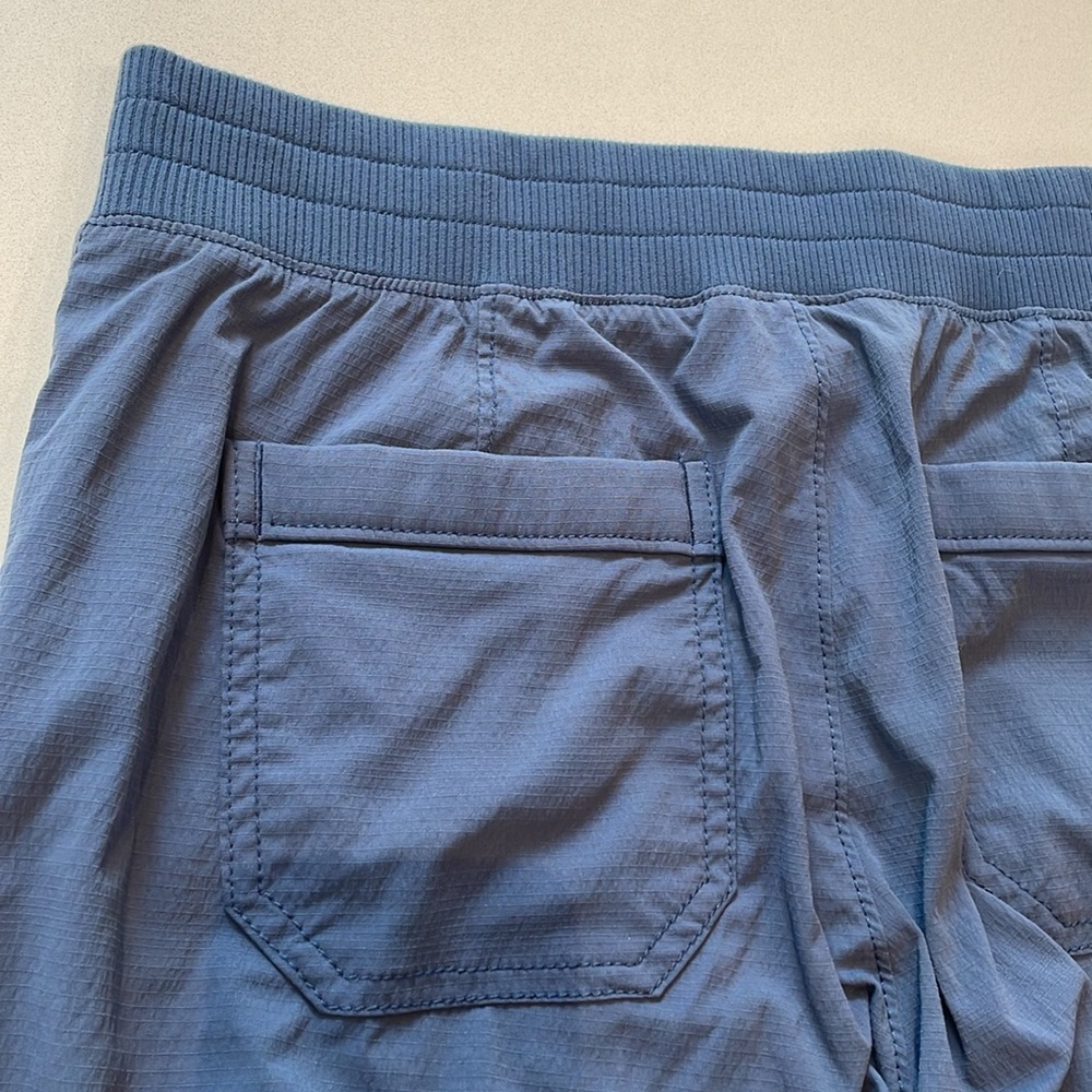 Athleta Trekkie Zipper Slant Pocked Cropped Jogger Pants, Size 10 - Picture 5 of 10